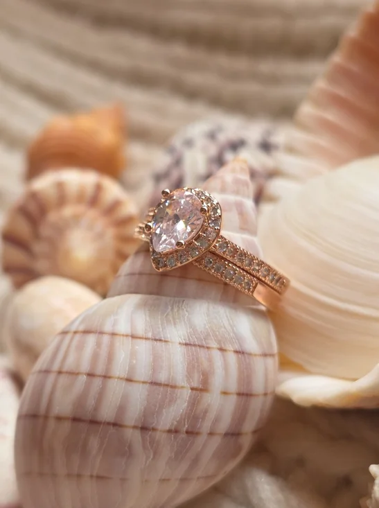 💎NEW💎 ROSE GOLD SIMULATED DIAMOND HALO RING SET - Picture 8 of 11